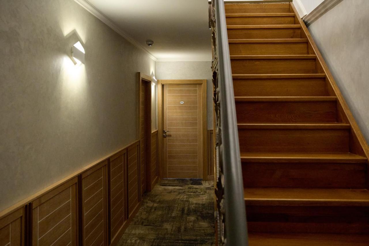 Hotel Eden Рымнику-Сэрат Экстерьер фото