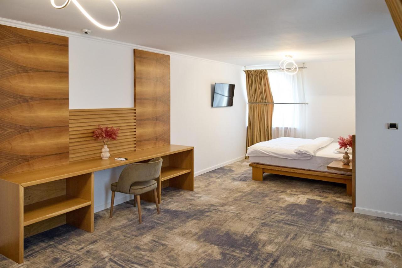 Hotel Eden Рымнику-Сэрат Экстерьер фото